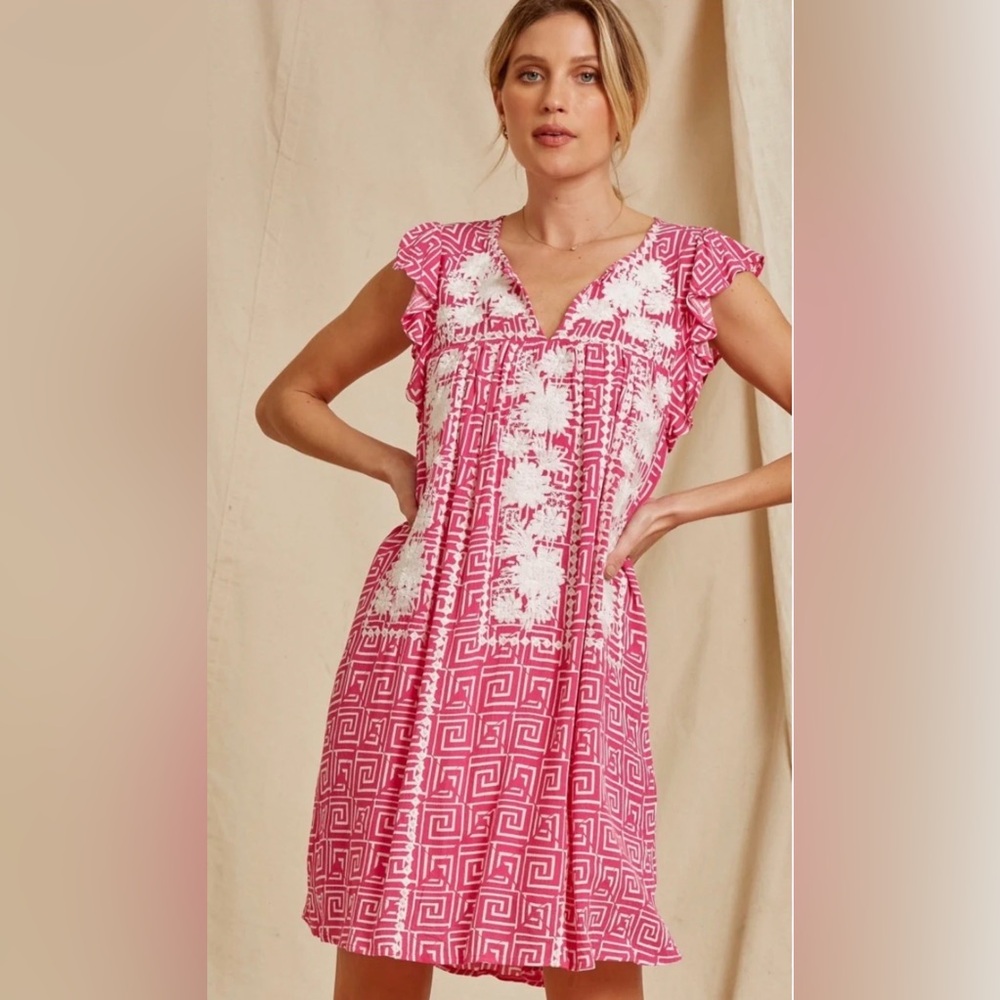 SAVANNA JANE Flutter Sleeve V Neck Floral Embroidered Dress - Small